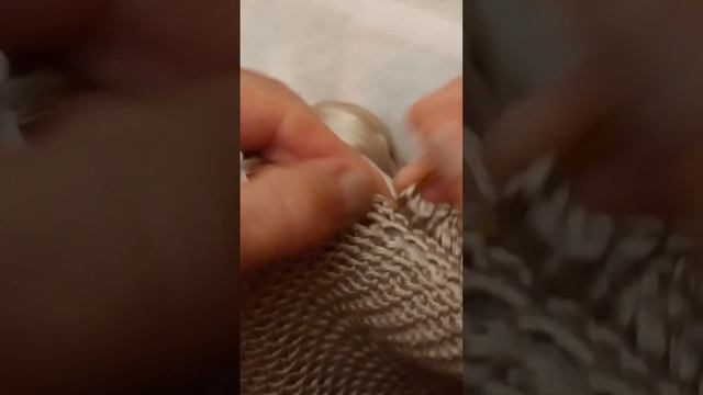 Слушаем красивую  музыку, вяжем,создаём модные платки