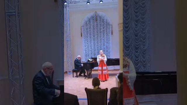 "Ангелы летели над Россией"
муз.В.Беляева,сл.В.Будаков