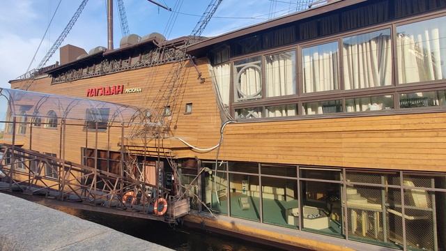 Рестораны "Ветер" и "Магадан" на корабле Летучий Голландец