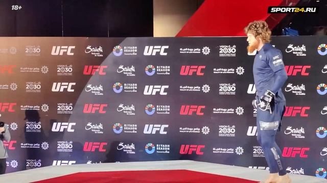 ШАРА БУЛЛЕТ и ПЕЙДЖ делают ШОУ перед боем в UFC / ТАКИХ у?