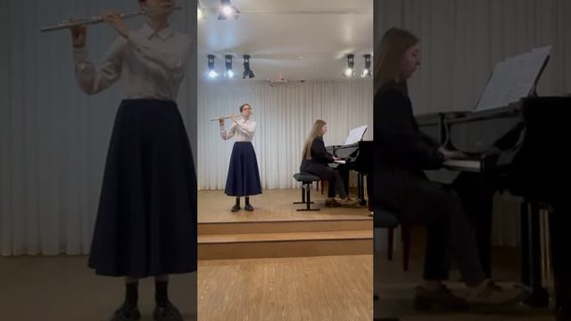 "Пчелиный уикенд" И.В. Шильцева исполняет Шамонина Ксения г.Красноярск