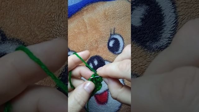 We knit, a pattern for hats, scarves...easy. Вяжем рисунок для шапочек , ша