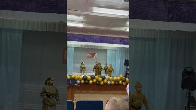 Кокшайск СДК,детсад с военными песнями