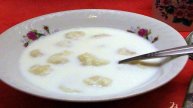 Молочный суп с творожными клёцками.