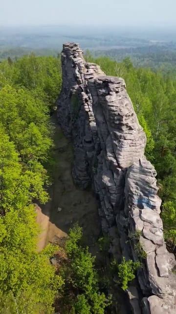 Скалы Семь Братьев на Урале