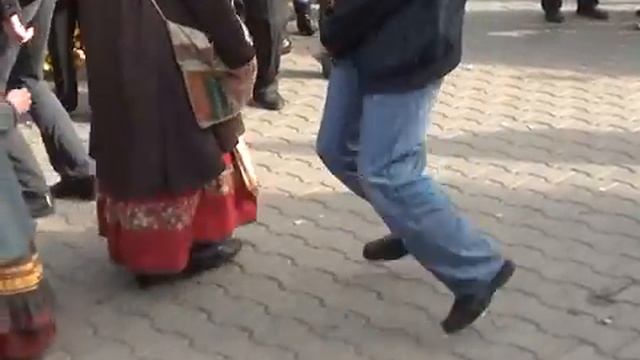 Частушки, пляски на гулянии в Воскресенском сквере, г.Омск, 2011г.
