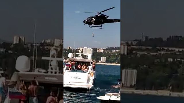 Яхта класса VIP Sunseeker Predator 72 в Сочи