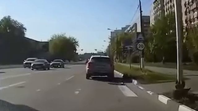 В Жуковском автоледи сбила девочку на самокате на пешеходном переходе