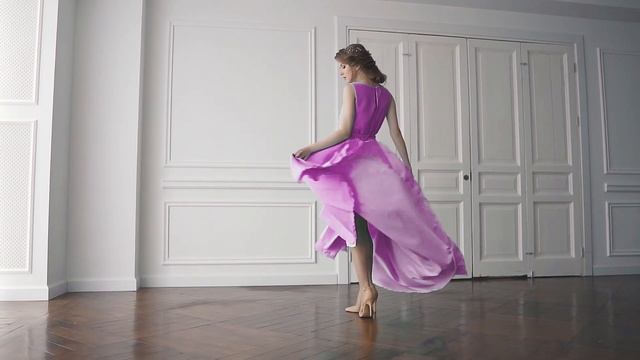 ДЕВУШКА В ПЛАТЬЕ. Магия цвета. Школа фриланса.