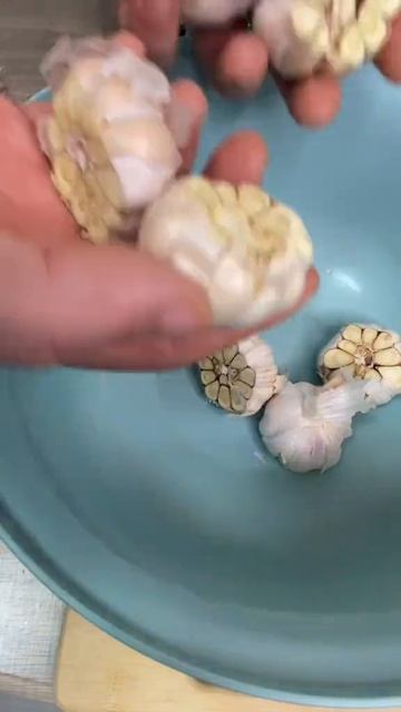 Для тех кто не любит чистить чеснок 🧄