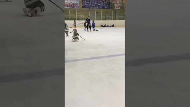 хокей трус неиграет в хокей
