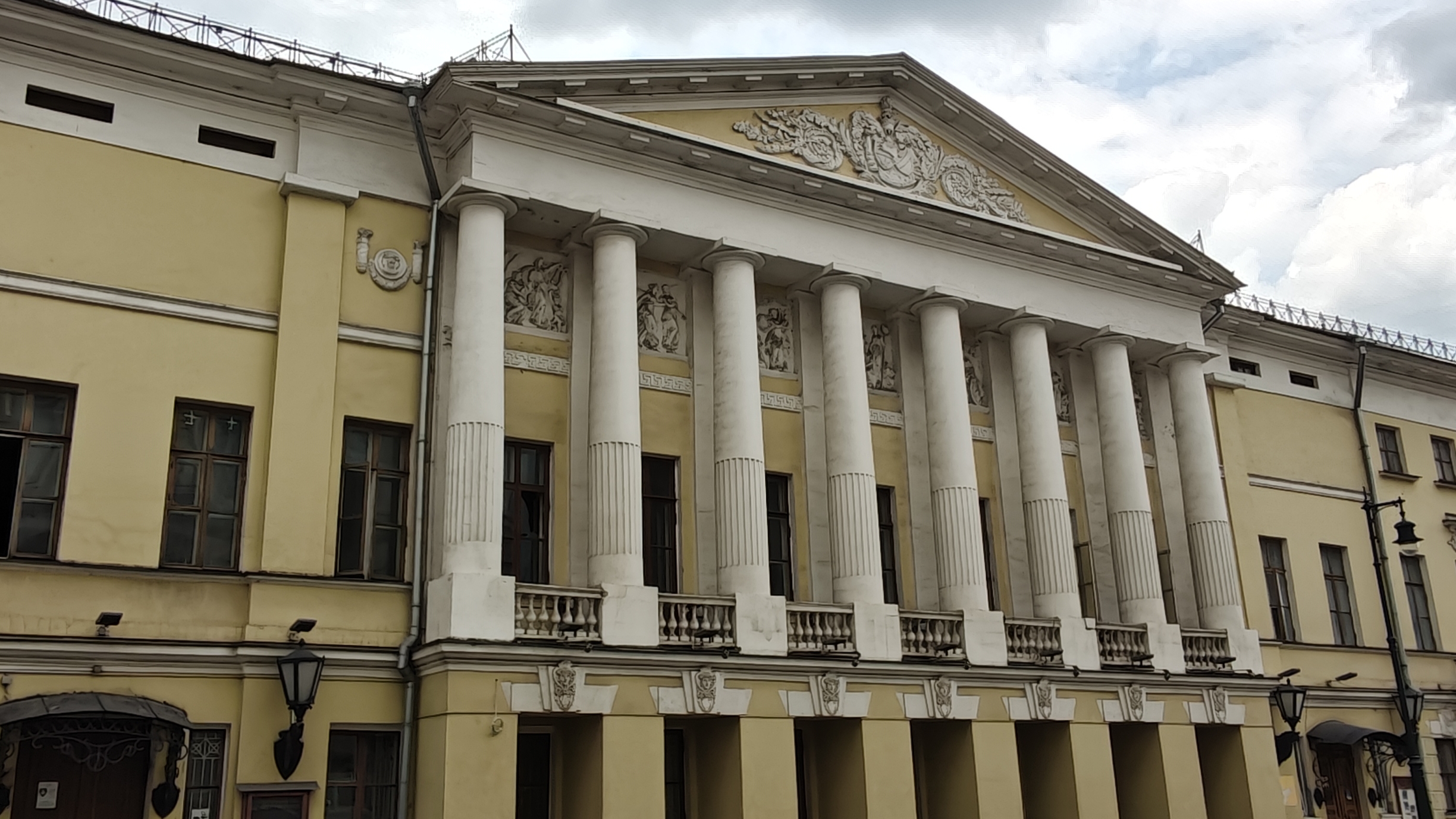 Дворянская Москва (дворик на Пречистенке)