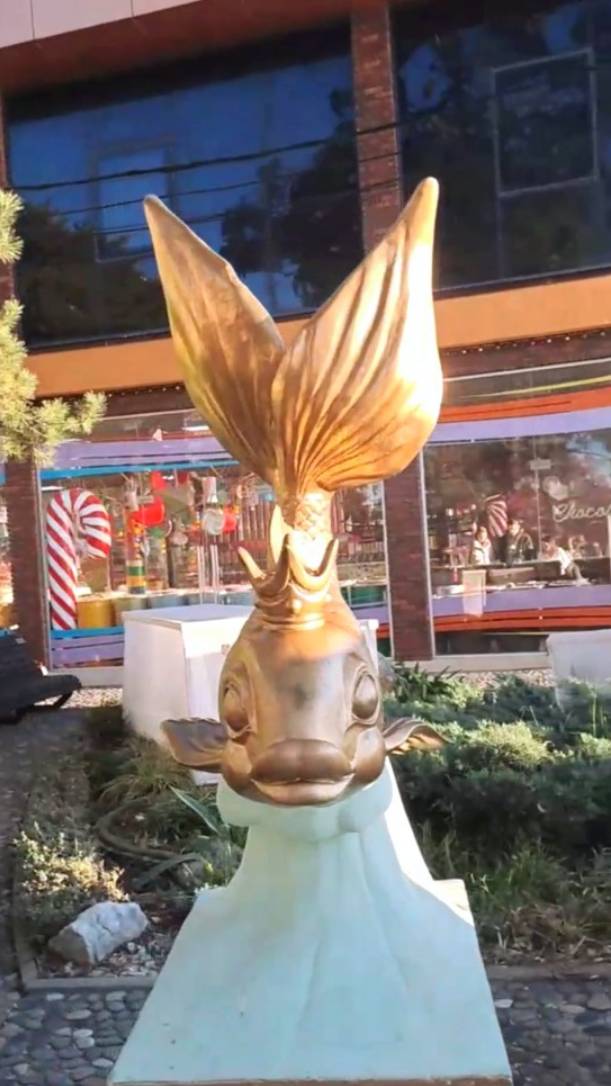 Золотая рыбка желаний, гамбузия, повелительница морей, Адлерский маяк,"Южное взморье"