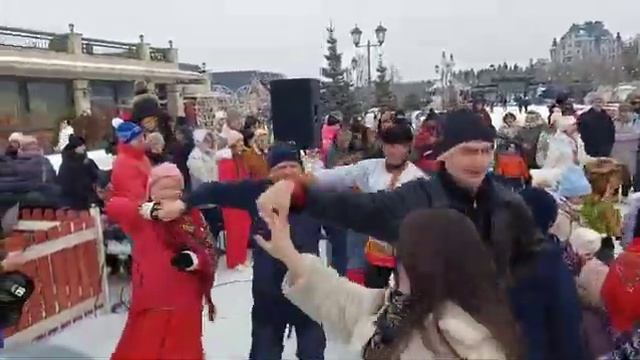 Масленица в Казани на набережной Казанки. Империал пр?