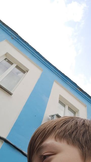 Саня обрыгалка!!! Это ты! Это ты!