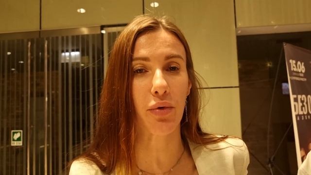 Полякова допомагає Українцям з гарним настроєм. Тетяна Шадюк на концерті.