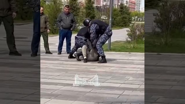 ❗️В Красноярске жестко задержали ... засс@нцев