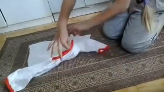 Как быстро сложить футболку