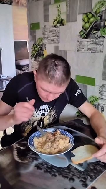 ШИКАРНЫЙ ПЛОВ! ПАША ДОВОЛЕН! ИРИШКА ЧИКИ ПИКИ БОЛЬШАЯ МОЛОДЕЦ👏