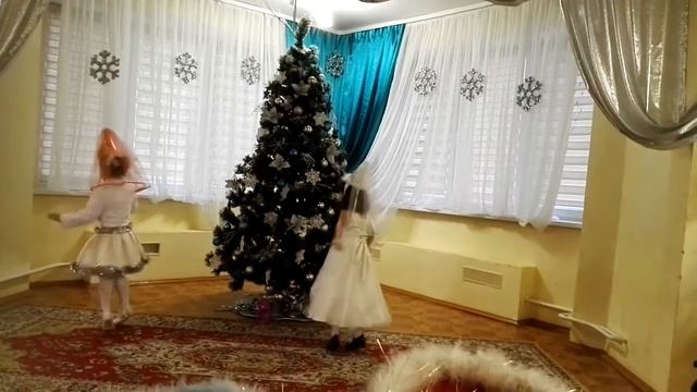Утренник,  девочки-феечки