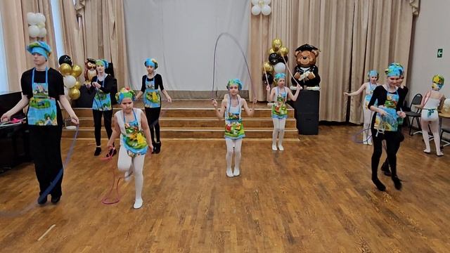 Танцевальный номер "Макароны "
