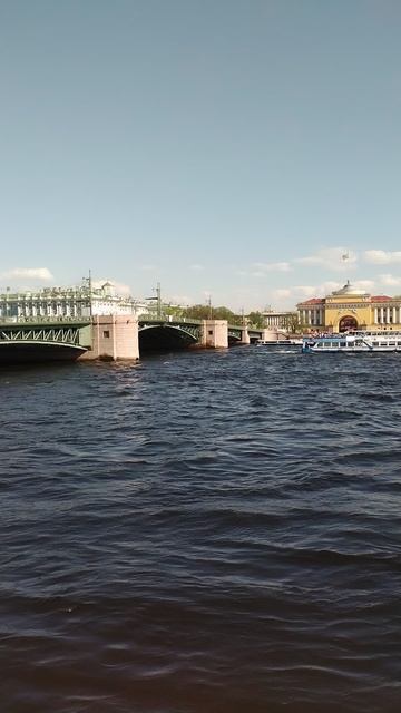 Дворцовый мост, Петербург. 19 мая 2024.