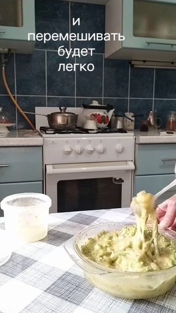1000067934.mp4 Сосновые шишки с мёдом. Повышают иммунитет. Собирать можно до июня.