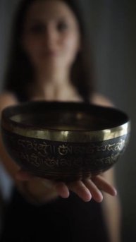 How Many Notes Do You Hear? Live sound Of Tibetan Singing Bowl