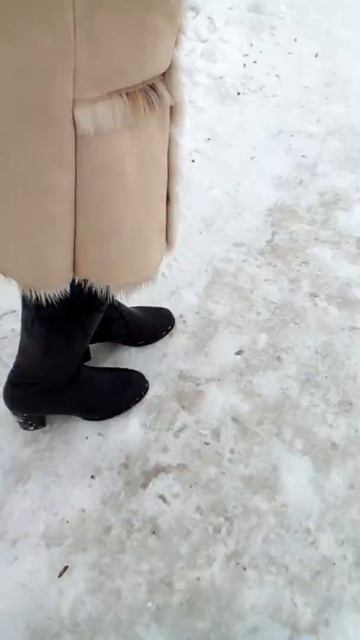 Как смешно ходят люди зимой