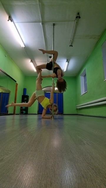 Pole Dance Duo 2022