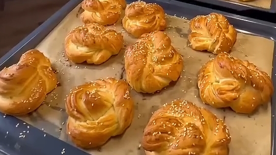 Пышные БУЛОЧКИ на опаре...🥐☕😋    Рецепт в описании ✍️