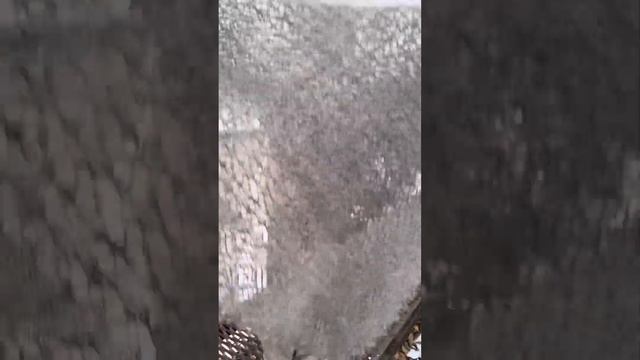 Ажурные серые  пуховые платки и плотный красивый плат?