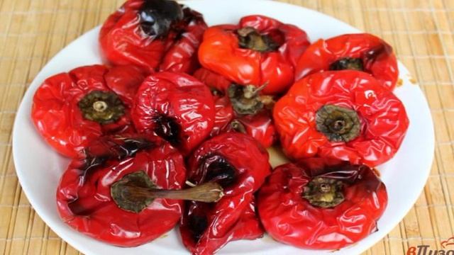 Закуска из печеного перца со шпинатом и кунжутом