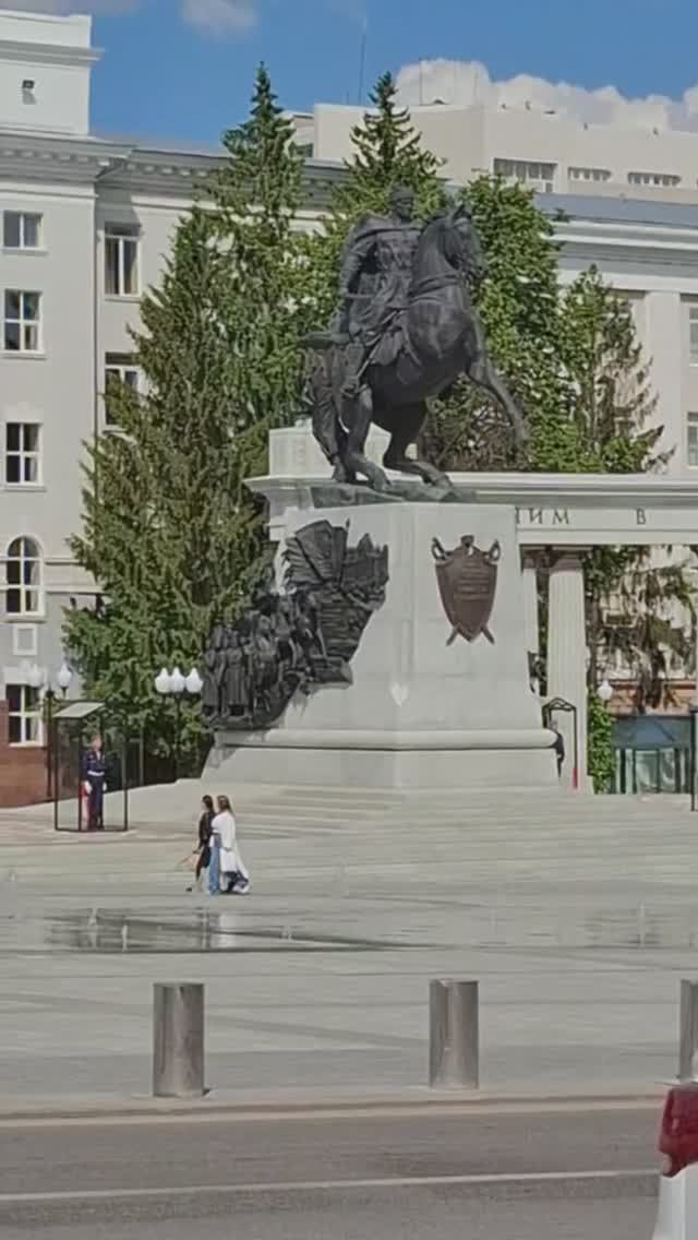 250517 Советская площадь Памятник генералу Минигали Шаймуратову город Уфа Башкортостан Башкирия