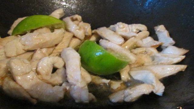 Куриные полоски в лимонном соусе