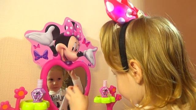 Лайк Настя (Like Nastya) - Минни Маус ИГРАЕТ В КРАСИВЫЕ Диснеевские игрушки