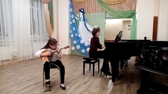 Анисимова Альмира Ван Хьюзен, Дж. Берк "Платье в гороше