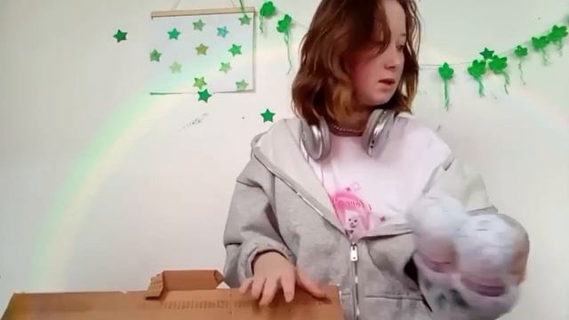 Распаковка пряжи 🧶и небольшие планы на вязания 🧶(извините за косяки) приятного просмотра ❤️