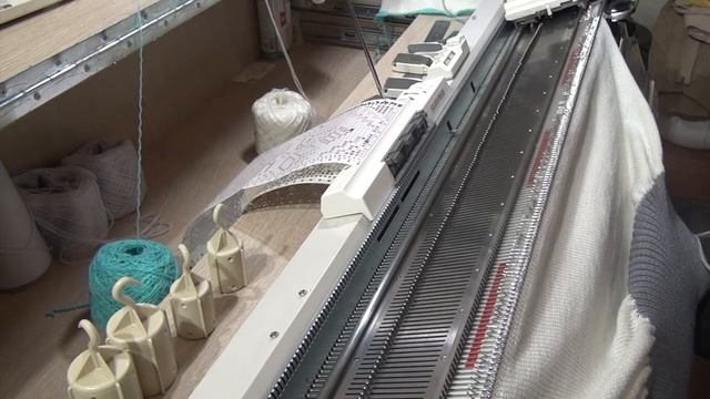 Двойная шапка с жаккардовым рисунком