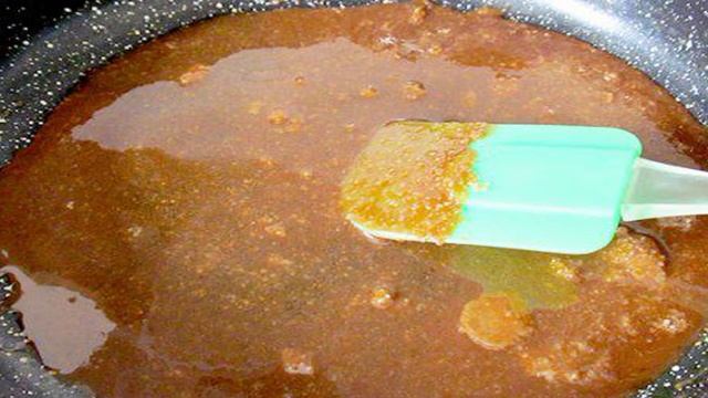 Тарталетки с шоколадно-ореховой карамелью и сливками