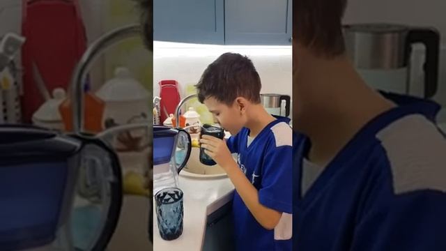 Как я проиграл спор в мини-футбол дома и мне пришлось...