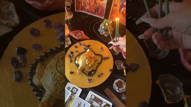 Приворот на мужа  состоит из 7 связок рун, которые отвечают за разные области отношений