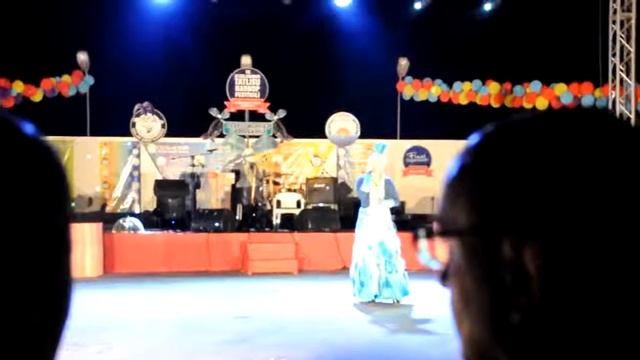 Акак айым КИПРДЕ кыргыз ыр менен журокторду жанды