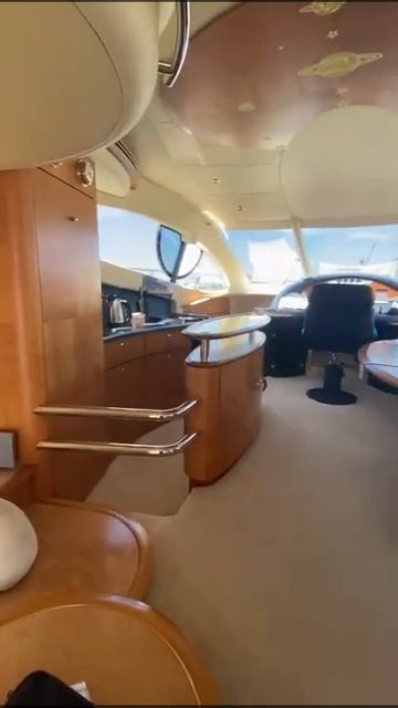 Интерьер яхты Azimut 55