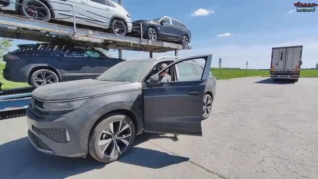 Получили из Китая 7 Клиентских автомобилей.
