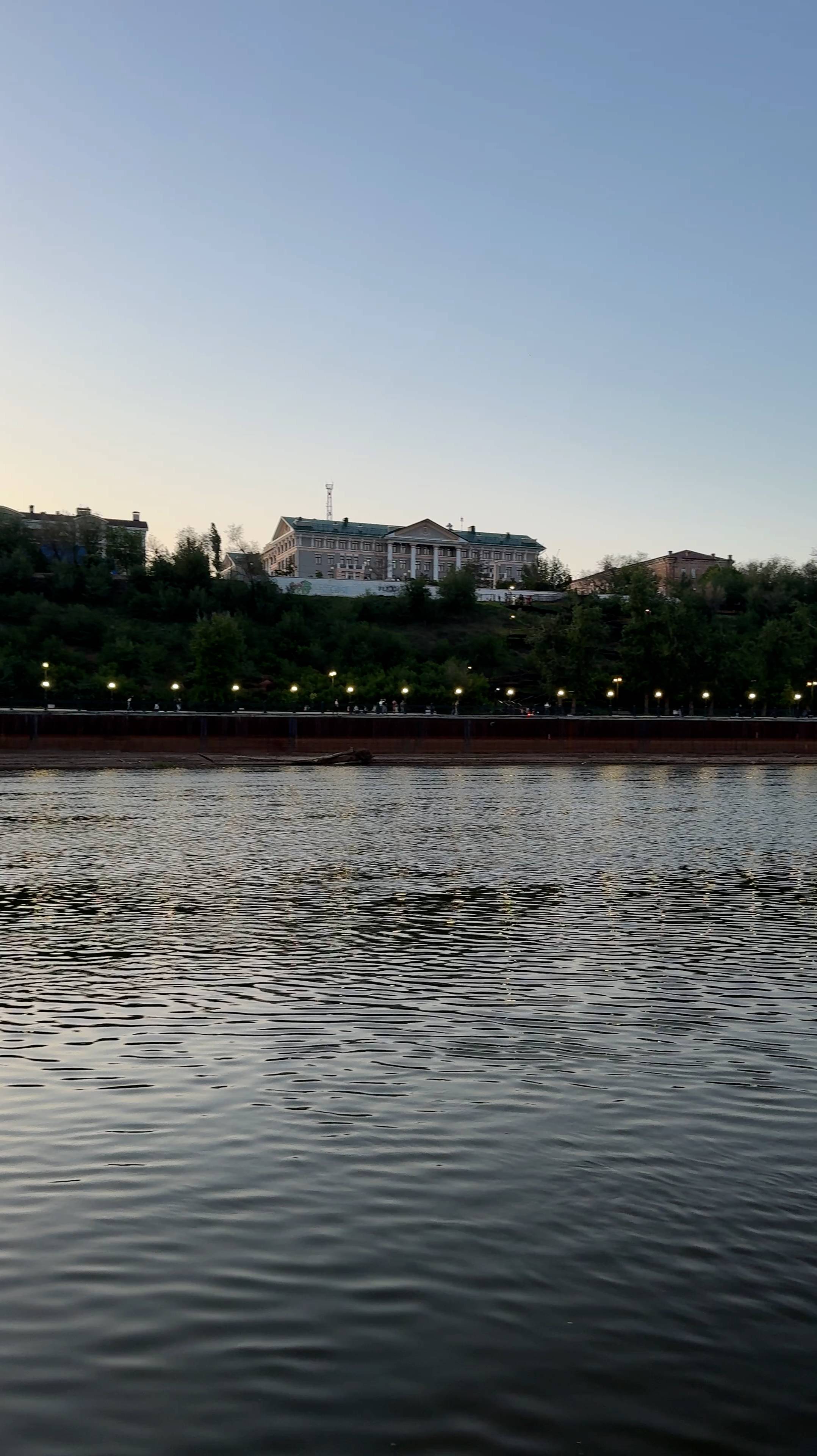 #Панорама Оренбурга - Вид на Оренбургскую набережную / #оренбург #набережная #урал #город #роща