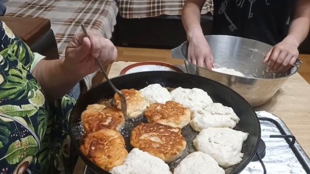 фкусная минутка-дрожевые оладьи да с кабачковым вареньем, мммм оболденно