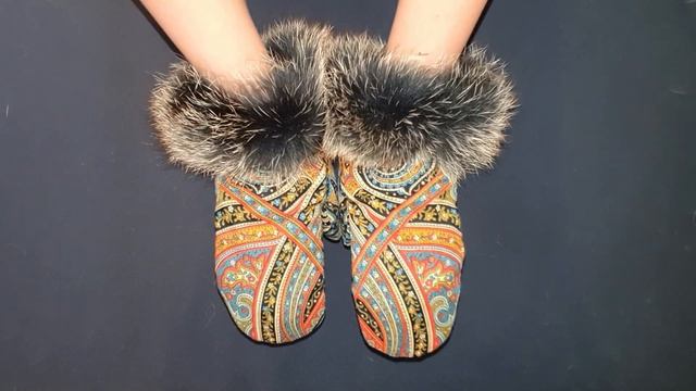 Рукавички с ярким узором, с лисой