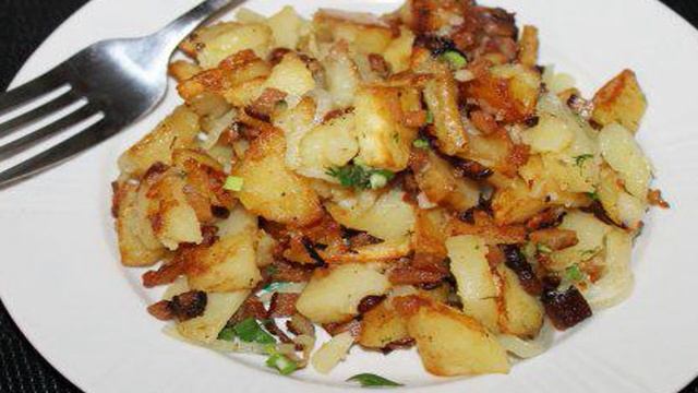 Картофель по - сельски с копченым салом