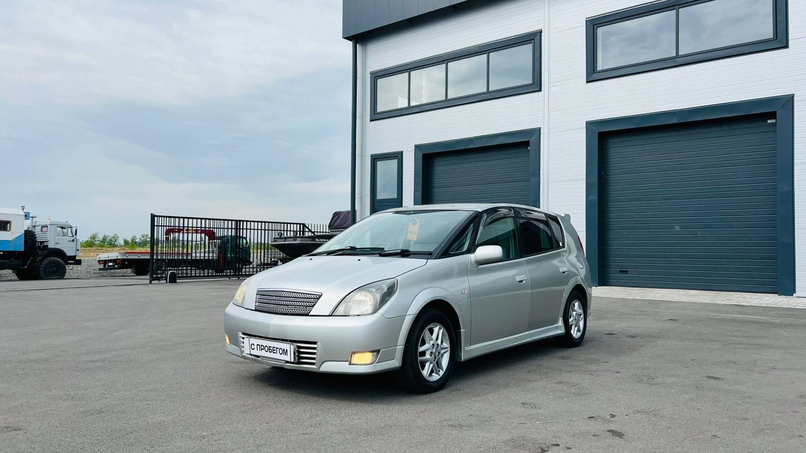 Toyota Opa, 2001 год